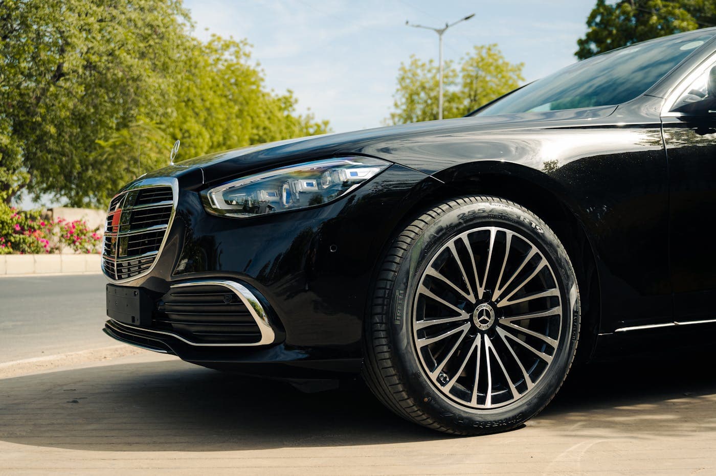Mercedes-Maybach S 680 — view 1