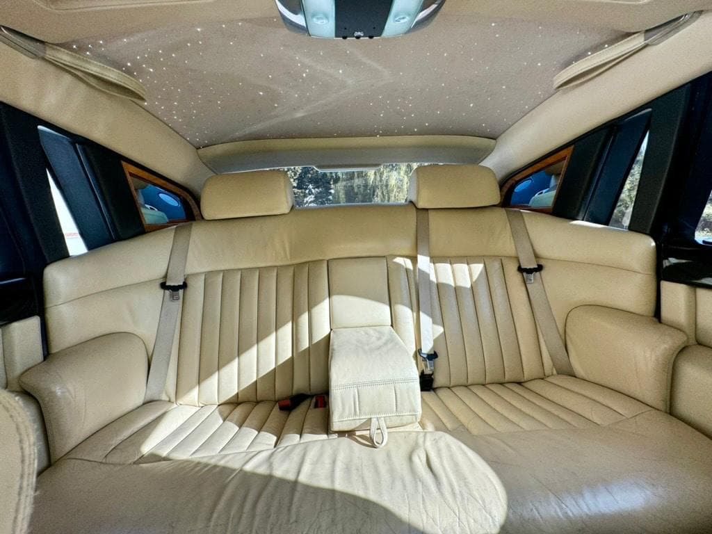 Rolls-Royce Spectre — view 3