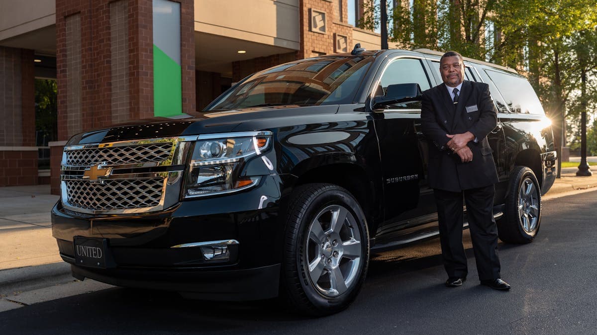 Cadillac Escalade ESV Platinum — view 2